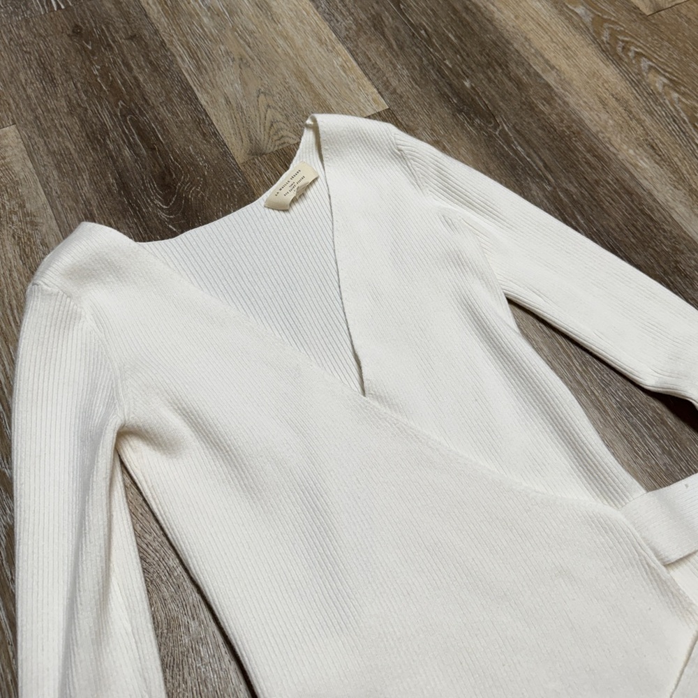 Sézane Leonore Wrap top - Picture 3 of 3